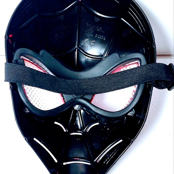 Spider-Man Black and Red Halloween Mask - Picture 3 of 3